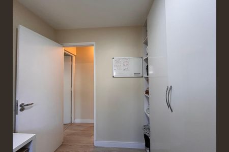 Apartamento à venda com 75m², 3 quartos e 2 vagasQuarto 2