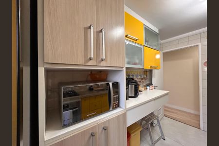 Apartamento à venda com 75m², 3 quartos e 2 vagasCozinha