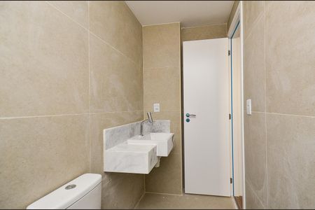 Apartamento à venda com 71m², 2 quartos e 2 vagas Apartamento à venda com 71m², 2 quartos e 2 vagasBanheiro da Suíte