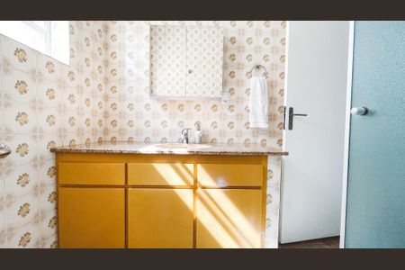 Casa à venda com 273m², 3 quartos e 4 vagasBanheiro