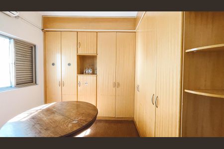 Casa à venda com 273m², 3 quartos e 4 vagasQuarto 1