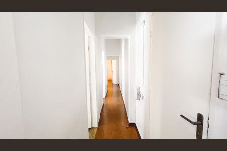 Casa à venda com 273m², 3 quartos e 4 vagasCorredor 