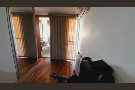 Casa à venda com 4 quartos, 300m² em Vila Santa Clara, São Paulo