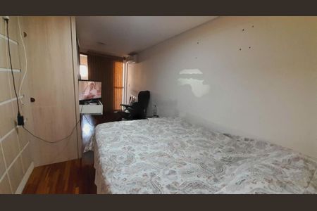 Casa à venda com 4 quartos, 300m² em Vila Santa Clara, São Paulo