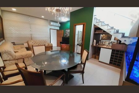 Casa à venda com 4 quartos, 300m² em Vila Santa Clara, São Paulo