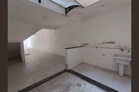 Casa à venda com 3 quartos, 300m² em Vila Granada, São Paulo