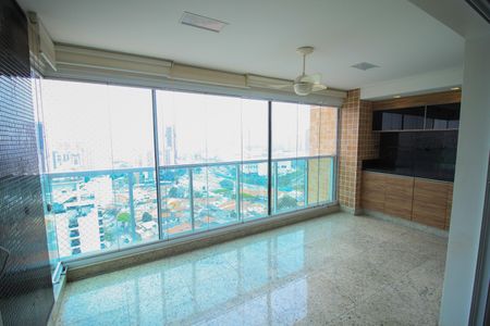 Apartamento à venda com 117m², 2 quartos e 3 vagasSala