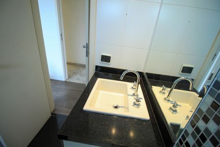 Apartamento à venda com 117m², 2 quartos e 3 vagasBanheiro 