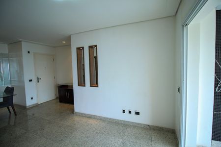 Apartamento à venda com 117m², 2 quartos e 3 vagasSala