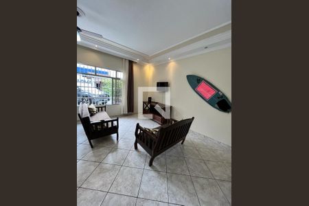 Sala de casa para alugar com 4 quartos, 269m² em Vila Tupi, Praia Grande