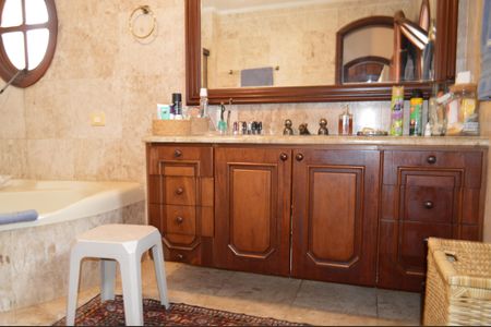 Apartamento à venda com 468m², 4 quartos e 8 vagasBanheiro da Suíte 4 (master)