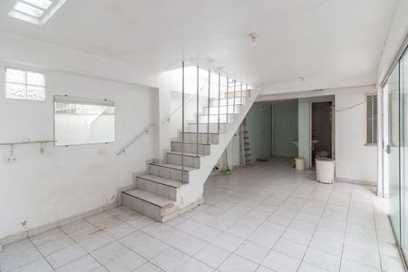 Casa para alugar com 220m², 5 quartos e 4 vagasÁrea de Serviço