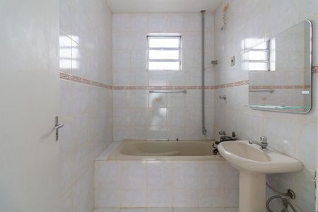 Casa para alugar com 220m², 5 quartos e 4 vagasBanheiro da suíte 1