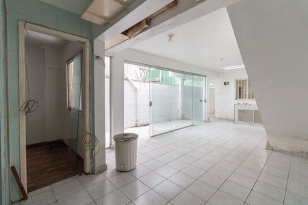 Casa para alugar com 220m², 5 quartos e 4 vagasÁrea de Serviço