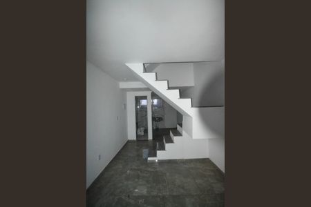 Sala de casa para alugar com 3 quartos, 86m² em Jardim Santa Eugenia, Nova Iguaçu