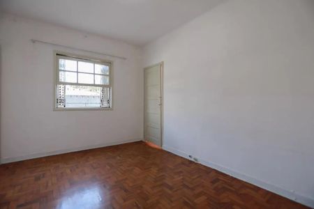 Casa à venda com 945m², 4 quartos e 2 vagasQuarto 2