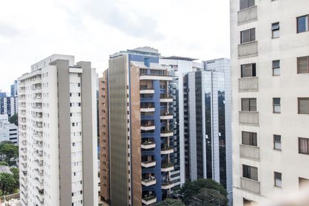 Vista da Sala de apartamento à venda com 3 quartos, 100m² em Alphaville, Barueri