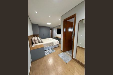 Casa à venda com 4 quartos, 190m² em Vila Carrão, São Paulo