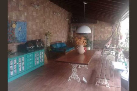 Casa à venda com 290m², 5 quartos e 2 vagas