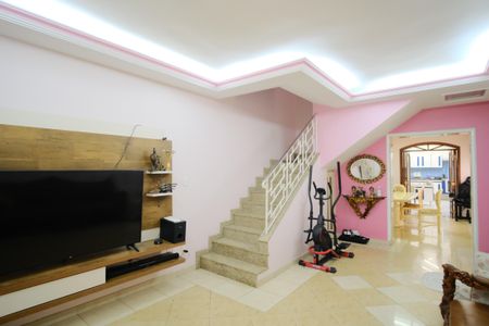 Casa à venda com 140m², 2 quartos e 2 vagasSala