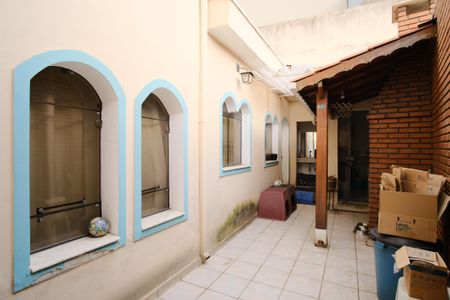 Casa à venda com 140m², 2 quartos e 2 vagasQuintal