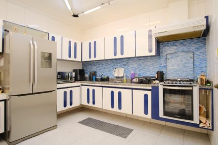 Casa à venda com 140m², 2 quartos e 2 vagasCozinha