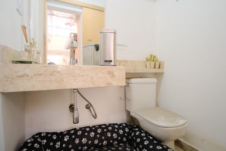 Casa à venda com 140m², 2 quartos e 2 vagasBanheiro de serviço