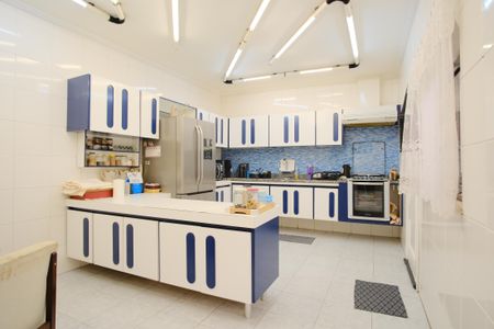 Casa à venda com 140m², 2 quartos e 2 vagasCozinha