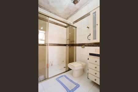 Casa à venda com 140m², 2 quartos e 2 vagasBanheiro