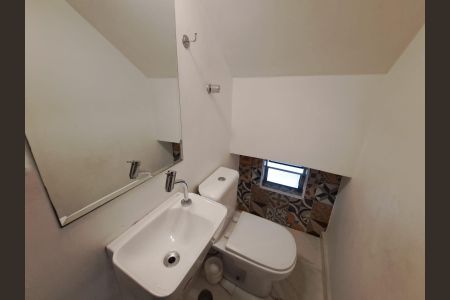 Casa à venda com 200m², 4 quartos e 2 vagas Casa à venda com 200m², 4 quartos e 2 vagasLavabo