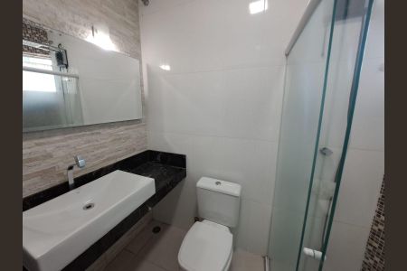 Casa à venda com 200m², 4 quartos e 2 vagas Casa à venda com 200m², 4 quartos e 2 vagasBanheiro da Suíte