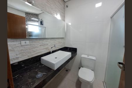 Casa à venda com 200m², 4 quartos e 2 vagas Casa à venda com 200m², 4 quartos e 2 vagasBanheiro da Suíte