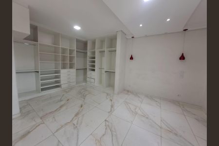 Casa à venda com 200m², 4 quartos e 2 vagas Casa à venda com 200m², 4 quartos e 2 vagasSuíte