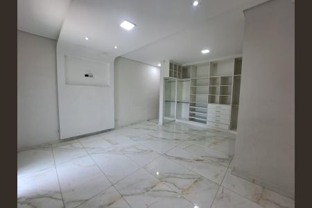 Casa à venda com 200m², 4 quartos e 2 vagas Casa à venda com 200m², 4 quartos e 2 vagasSuíte