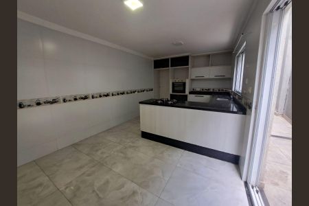 Casa à venda com 200m², 4 quartos e 2 vagas Casa à venda com 200m², 4 quartos e 2 vagasCozinha
