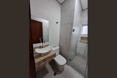 Casa à venda com 200m², 4 quartos e 2 vagas Casa à venda com 200m², 4 quartos e 2 vagasBanheiro Social