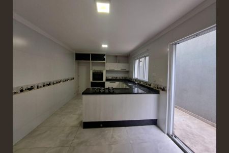 Casa à venda com 200m², 4 quartos e 2 vagas Casa à venda com 200m², 4 quartos e 2 vagasCozinha