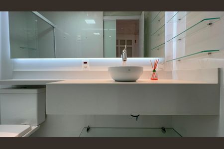 Apartamento à venda com 88m², 2 quartos e 2 vagasBanheiro