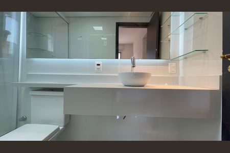 Apartamento à venda com 88m², 2 quartos e 2 vagasBanheiro da Suíte