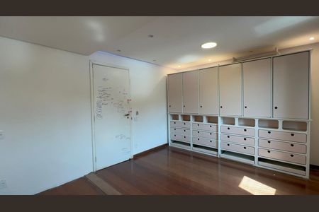 Quarto de apartamento à venda com 2 quartos, 88m² em Vila Madalena, São Paulo