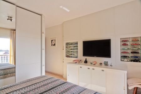 Casa à venda com 180m², 3 quartos e 3 vagasSuíte