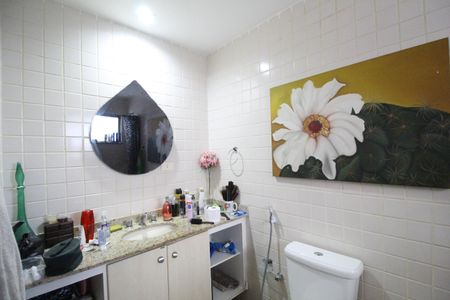 Apartamento à venda com 150m², 3 quartos e 2 vagasBanheiro da suíte