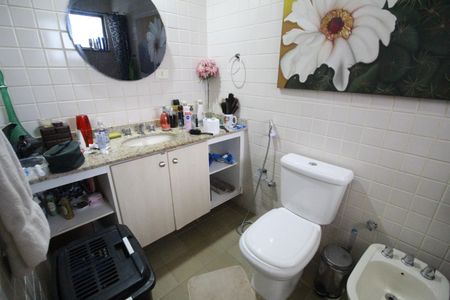 Apartamento à venda com 150m², 3 quartos e 2 vagasBanheiro da suíte