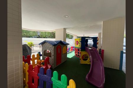 Apartamento à venda com 150m², 3 quartos e 2 vagas Apartamento à venda com 150m², 3 quartos e 2 vagasÁrea comum - Playground