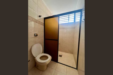 Casa à venda com 300m², 4 quartos e 8 vagasBanheiro da Suíte 3