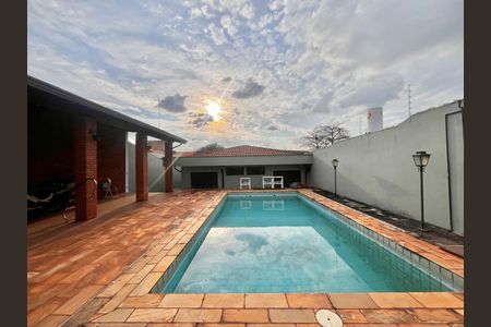 Casa à venda com 300m², 4 quartos e 8 vagasÁrea comum