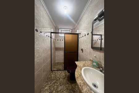 Casa à venda com 300m², 4 quartos e 8 vagasBanheiro Suíte 1