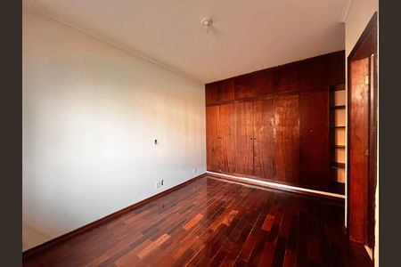 Casa à venda com 300m², 4 quartos e 8 vagasSuíte 3