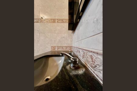 Casa à venda com 300m², 4 quartos e 8 vagasBanheiro da Suíte 5