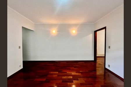 Casa à venda com 300m², 4 quartos e 8 vagasSuíte 2